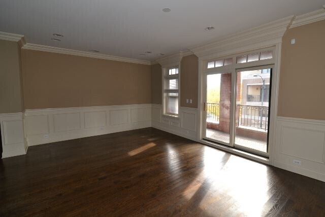 Building Photo - 1418 W Belmont Ave