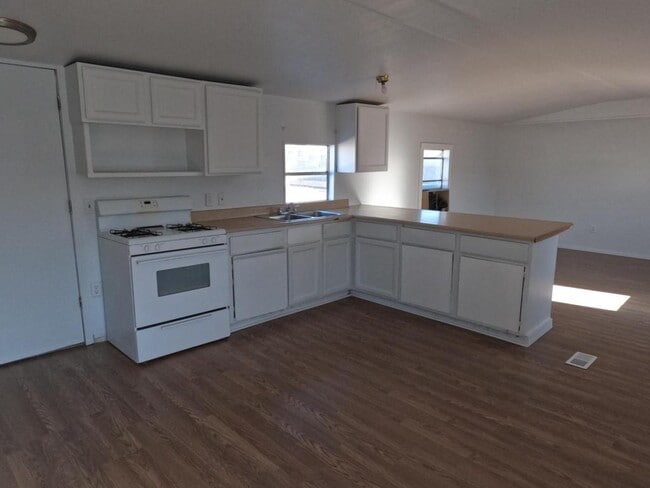 Foto del edificio - 806 Dawn Ln