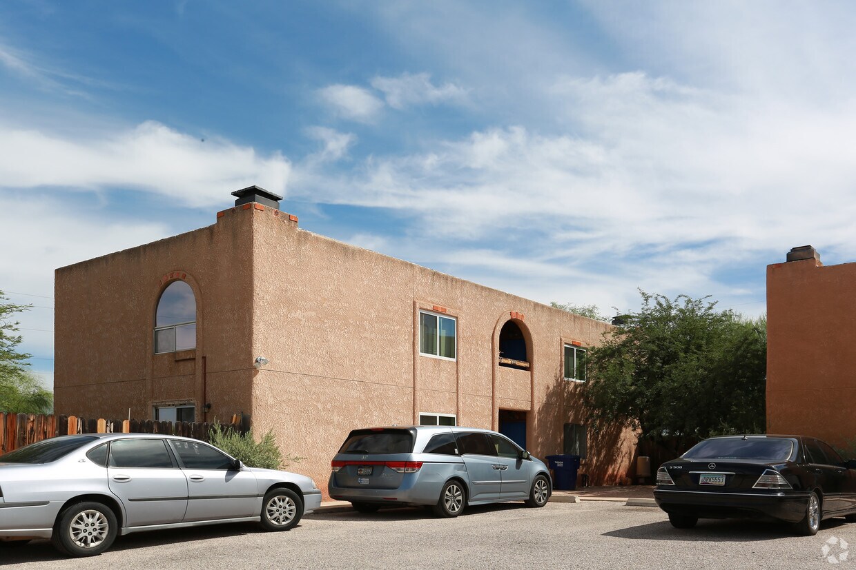 Primary Photo - 938 N Belvedere Ave