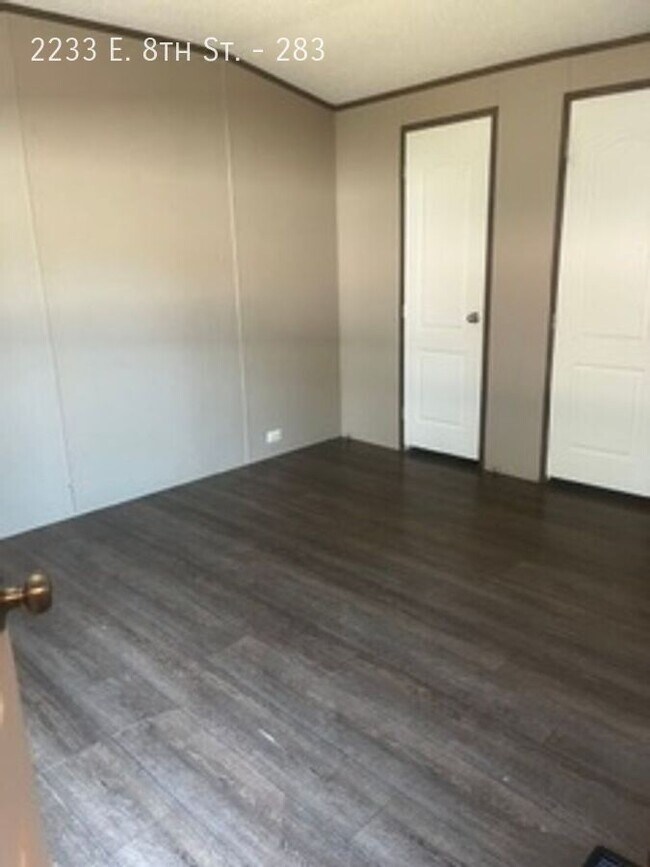 Foto del edificio - 2233 E 8th St