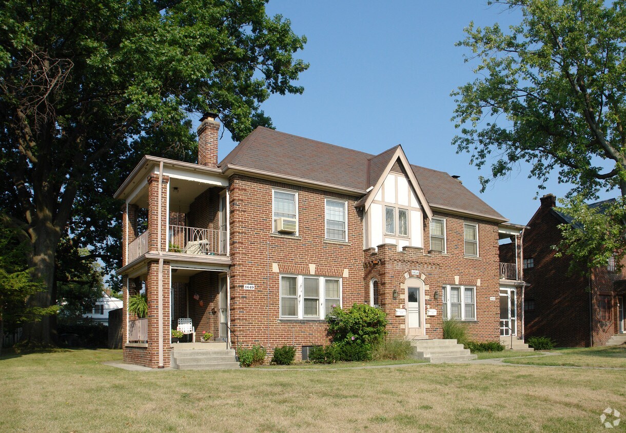 Primary Photo - 1649-1653 Wyandotte Rd