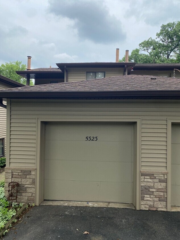 Foto principal - 5323 Newport Dr