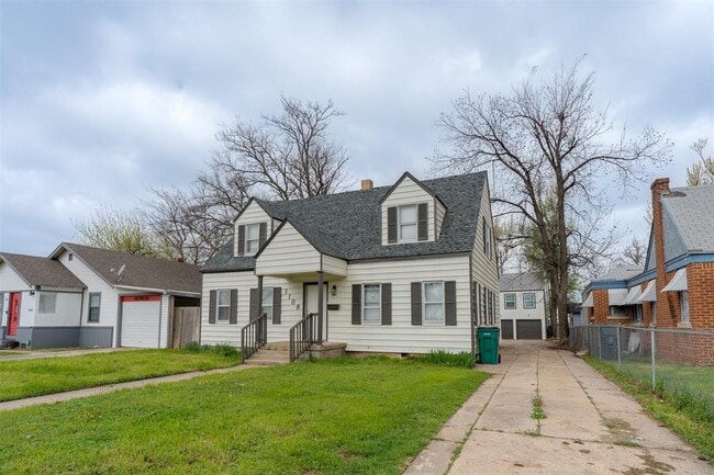 Building Photo - 1109-1102 SW 26th St