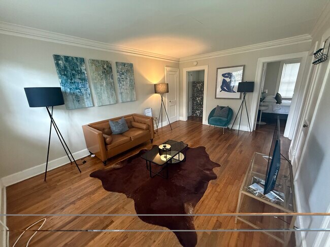Foto del edificio - 331 Cloverdale Rd