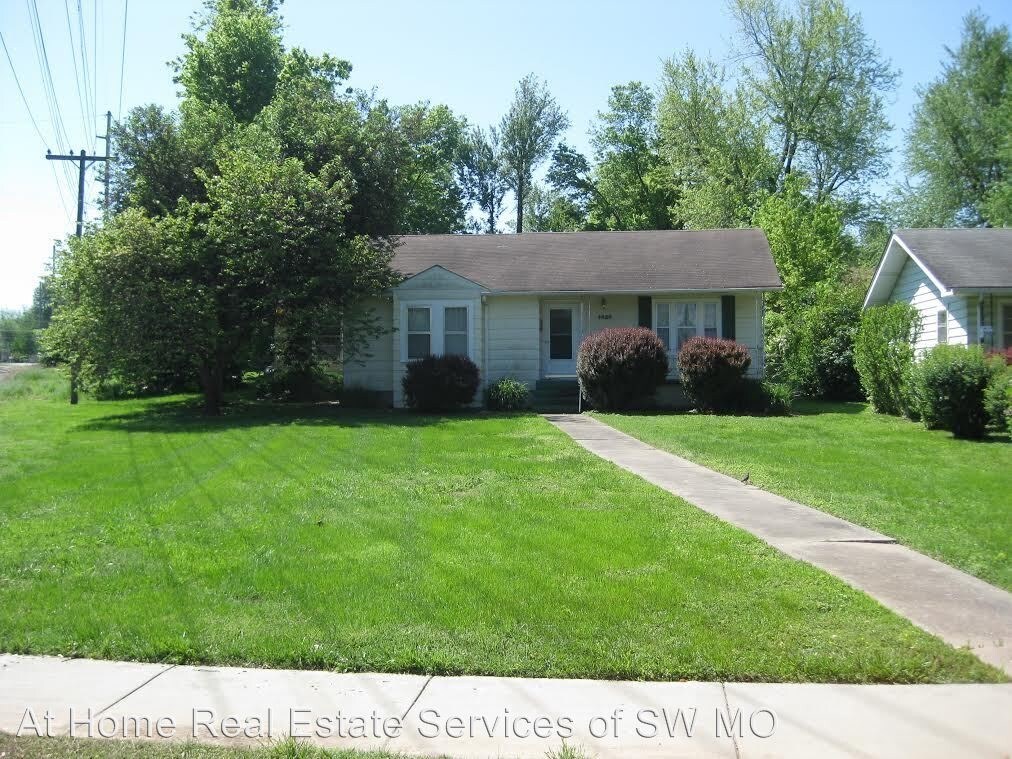 Primary Photo - 1420 E Walnut St