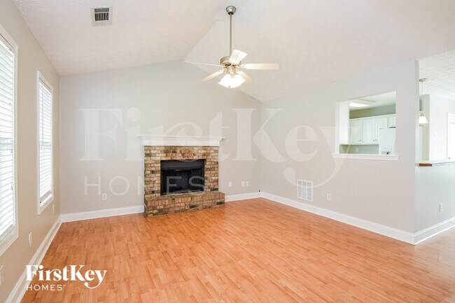 Building Photo - 12 Triangle Ln