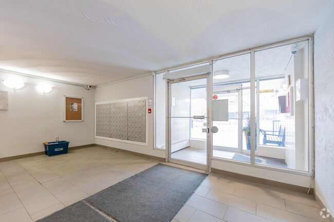 Lobby - Kingswood II