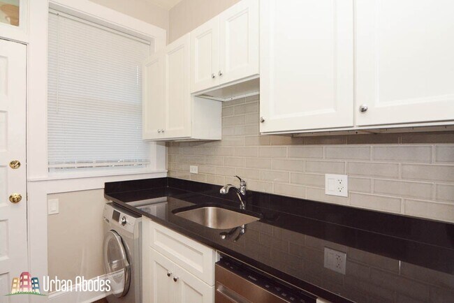 Foto del edificio - 4710 N Racine Ave