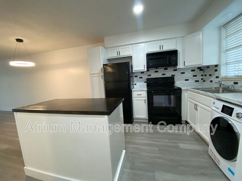 Primary Photo - 1250 S Denning Dr