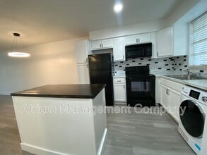 Building Photo - 1250 S Denning Dr