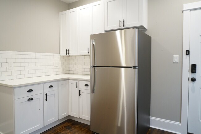 Foto del edificio - 2620 N Springfield Ave