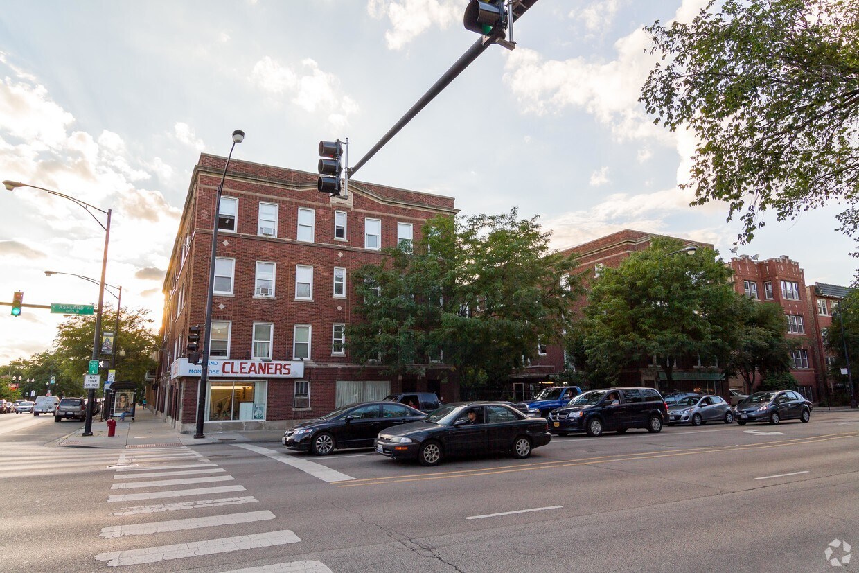 4400-12 N Ashland Apartments - N Ashland Apartments