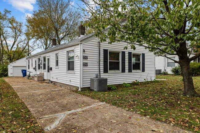 Foto del edificio - 6620 Wise Ave