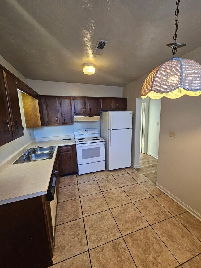 Foto del edificio - 1222-1224 Maple Ave SW