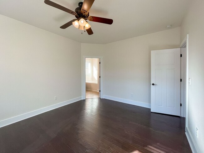 Building Photo - Beautiful Four-Bedroom Craftsman Home in S...