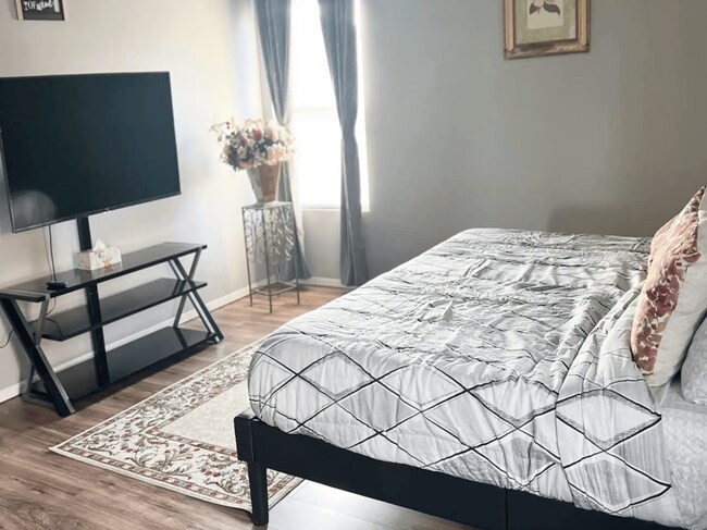 Master bedroom - 8104 NW 74th Ter