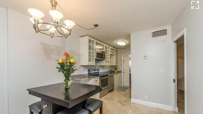 Foto del edificio - 3250 NE 28th St