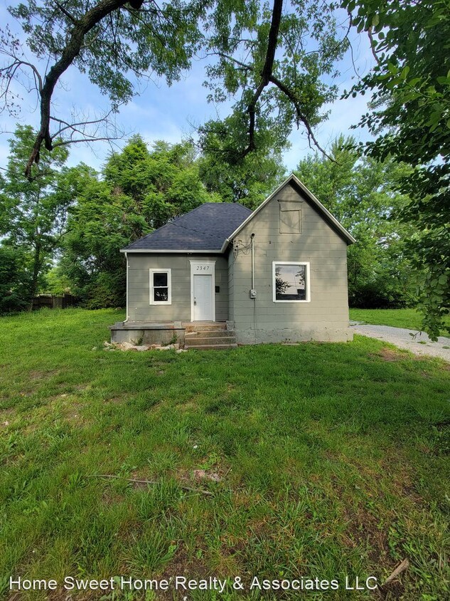 Primary Photo - 2 br, 1 bath House - 2347 N Lyon Ave