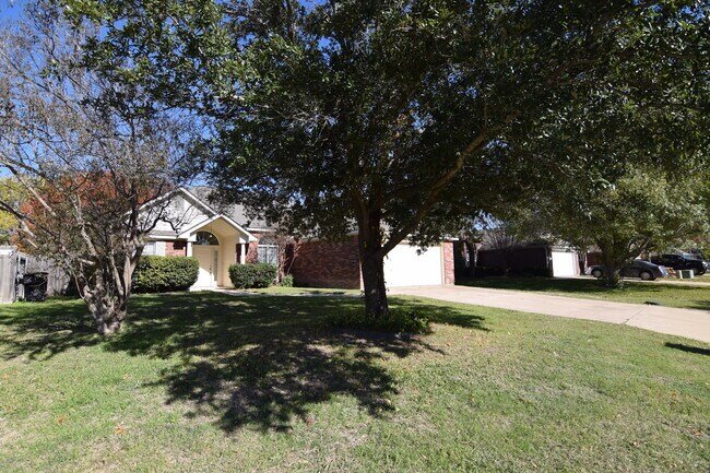 Building Photo - 8520 Oak Crossing