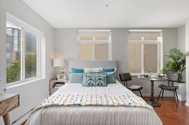 Building Photo - Sweet South of Market Studio Condo ~ Roof ...