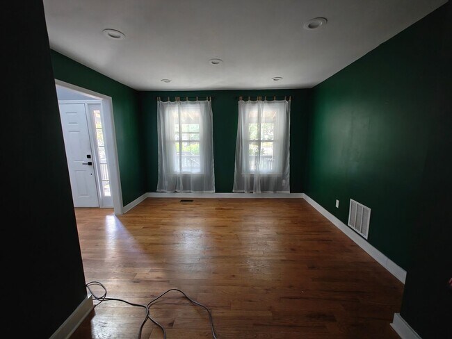 Foto del edificio - 925 Dogwood Park Dr