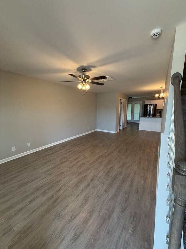 Building Photo - The Stowe Court Pet Friendly Condo for rent!
