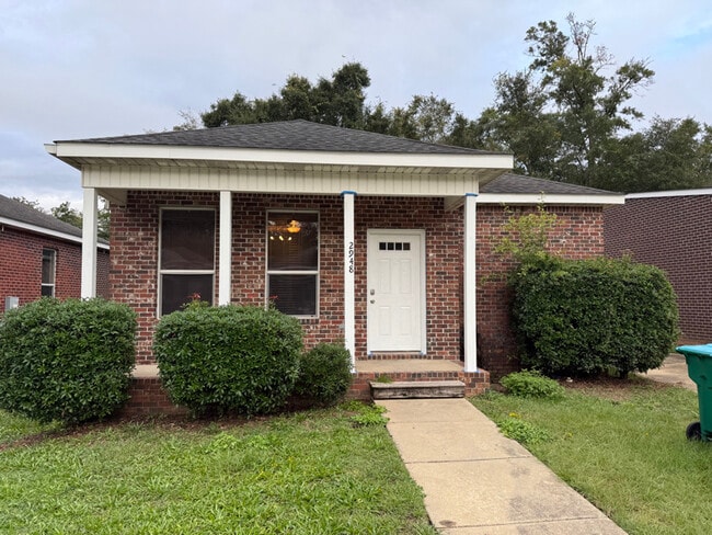 Building Photo - 2948 Magnolia Ct