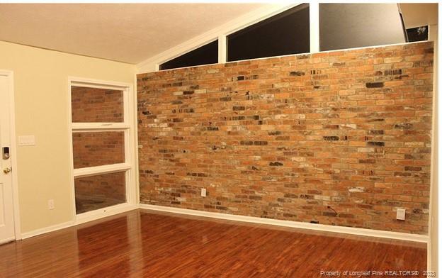 Building Photo - 2621 Elmhurst Dr