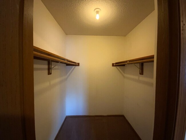 Foto del edificio - 4 Bedroom 3 Bath Condo