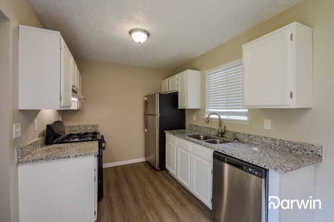 Foto del edificio - 1550 Pin Oak Lane Southeast, Conyers, GA 3...
