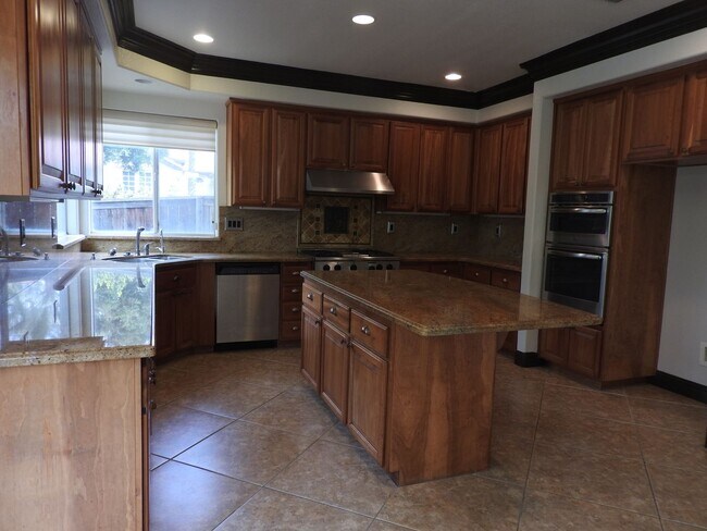 Foto del edificio - 300 Harvest Sky Ct