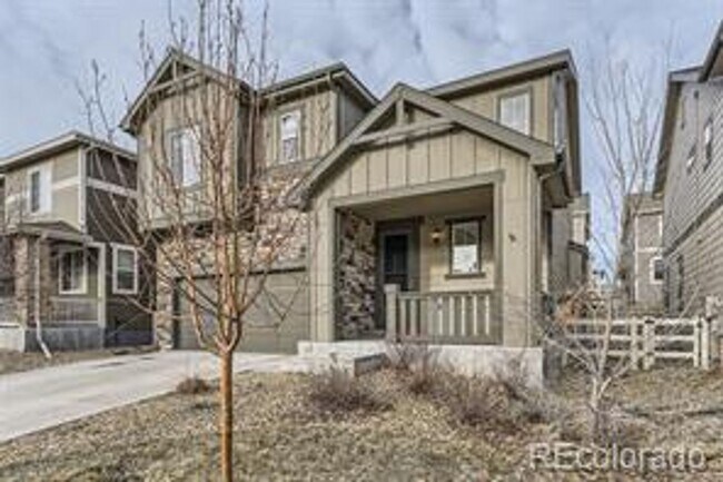 Foto del edificio - Spacious 3 bed 3 bath 2-story comfortable ...