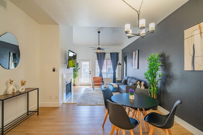 Foto del edificio - 7900 E Princess Dr