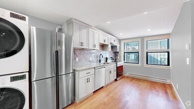Building Photo - 77 Hudson St