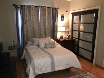 Building Photo - 5135 S Kenwood Ave