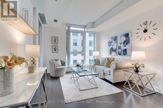 Building Photo - 199 Richmond St W