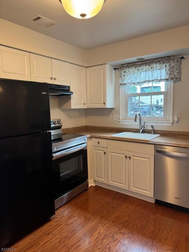 Building Photo - 349 Burdock Ct