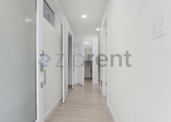 Foto del edificio - Unit C
