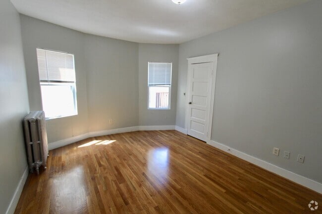 Building Photo - 109 Pleasant St