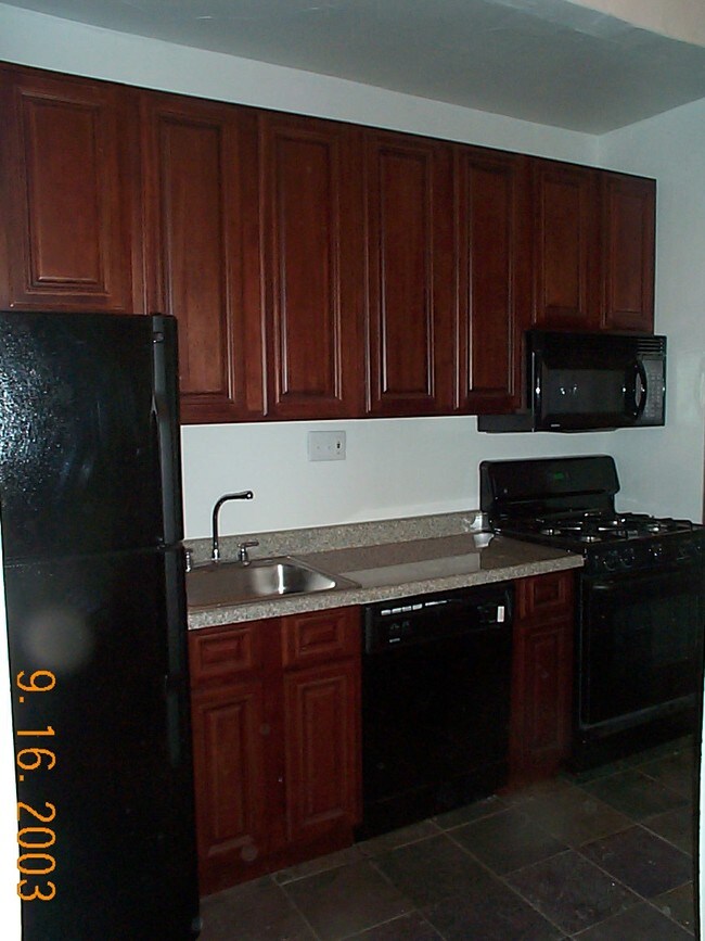 Building Photo - 1349 S Van Ness Ave