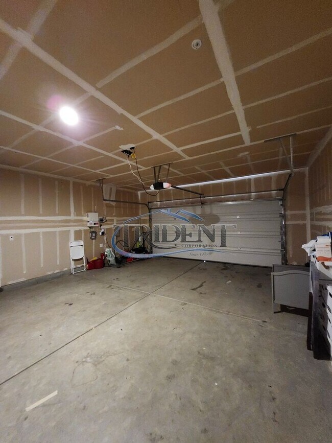 Foto del edificio - Updated home with a built in BBQ and play area