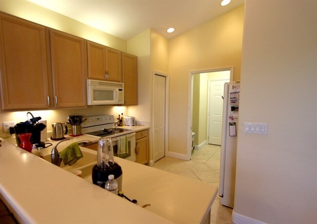 Building Photo - Single Family Home with a pool in Glen Eagle!