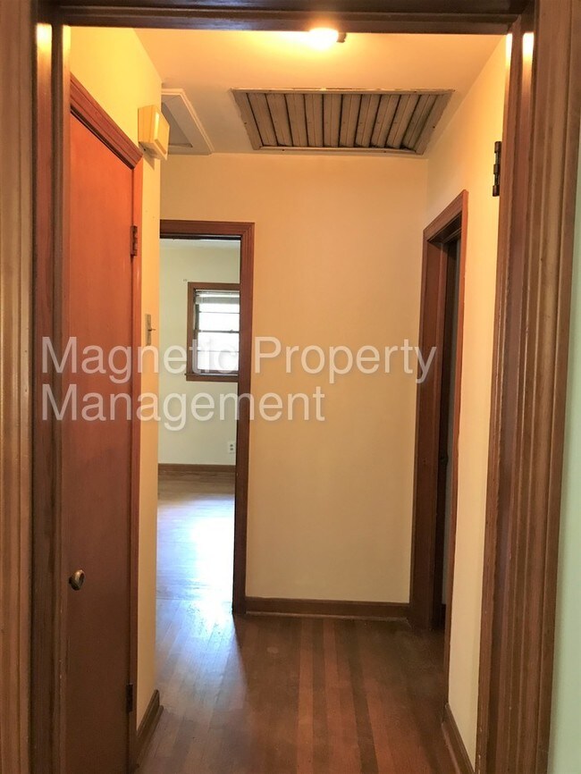 Foto del edificio - 822 Valley Brook Rd