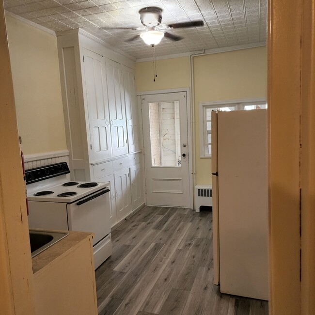 Building Photo - 325 State St