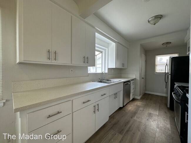 Foto del edificio - 2 br, 2 bath House - 9030 Flower St