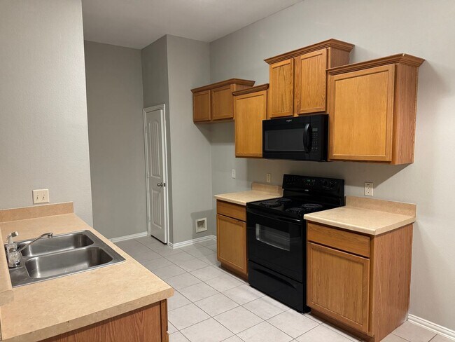 Foto del edificio - 100-102 Prosperity Trail