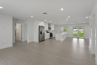 Building Photo - 13177 47th Ct N