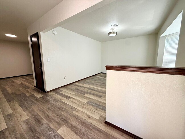 Foto del edificio - Very nice 3 bed 2 bath home - 1 mile from OU.