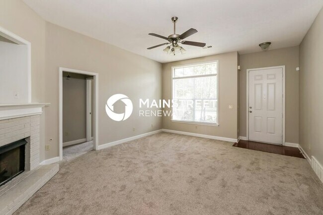 Building Photo - 3 Bedroom Pet-Friendly Home in Memphis, TN with Main Street Renewal