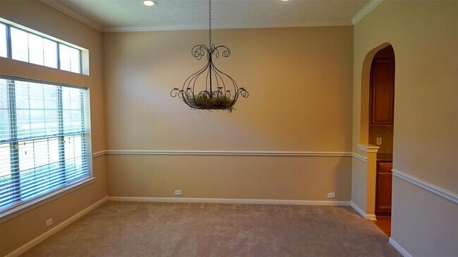 Building Photo - 203 Iris Park Ct
